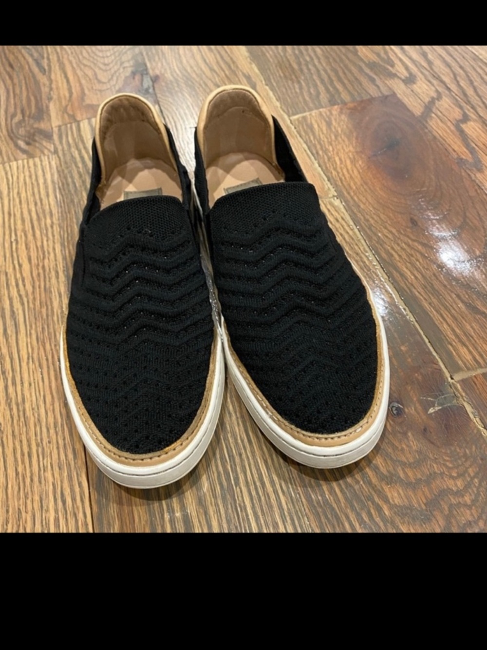 Ugg Women's Sammy Knit Chevron Lifestyle Slip-On Black Sneakers Shoes Size 7.5